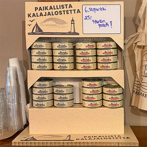 Paikallista kalajalostetta - Savuinen ahven, tomaattinen ahven, savuinen siika, tomaattinen siika.